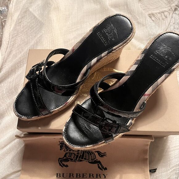 Burberry Nova Check Black Patent Leather Wedge Sandals Size 39 EU 8‎ US w/ Box - Picture 1 of 14